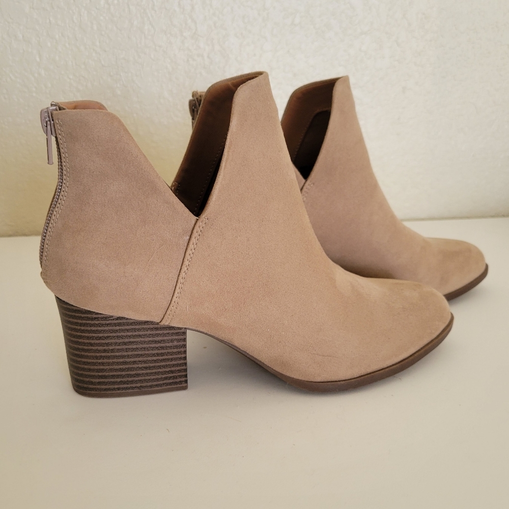 Nude ankle boots size 8